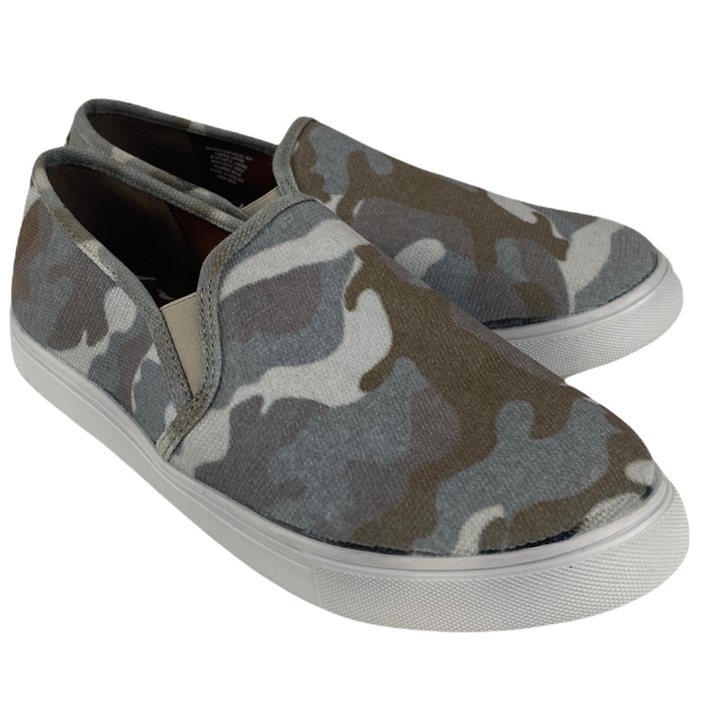 STEVE MADDEN NWOT Camouflage Fashion Sneaker